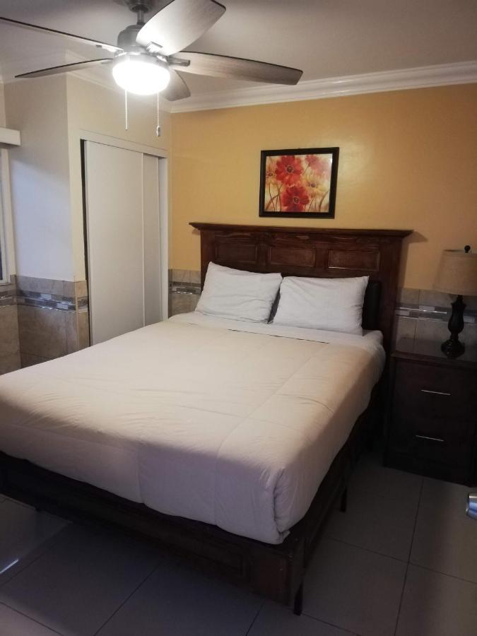 Suites Leon Rojo Tijuana Zewnętrze zdjęcie