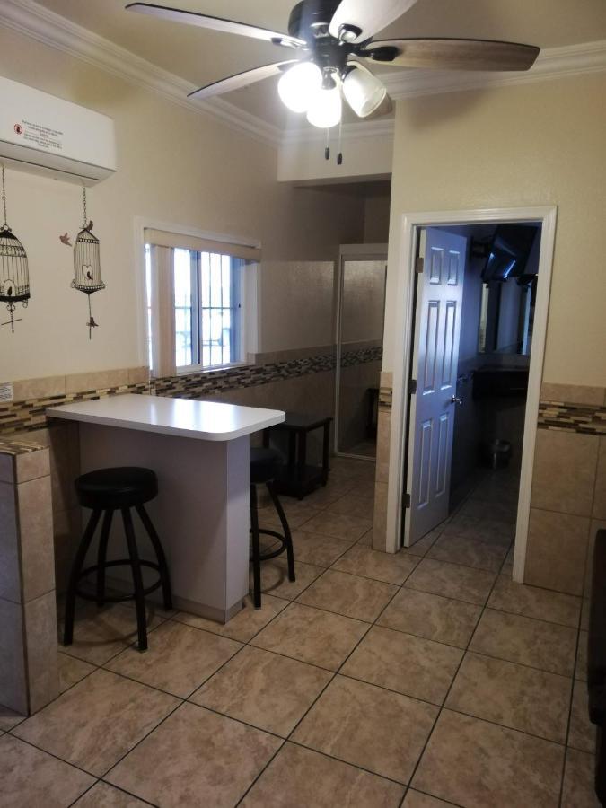 Suites Leon Rojo Tijuana Zewnętrze zdjęcie