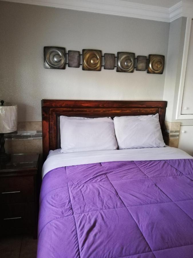 Suites Leon Rojo Tijuana Zewnętrze zdjęcie