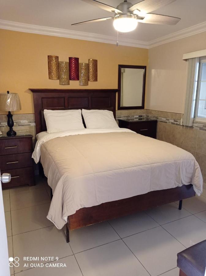 Suites Leon Rojo Tijuana Zewnętrze zdjęcie